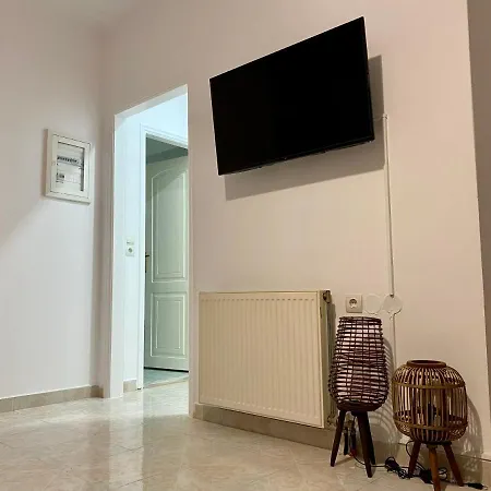 Apartment Elgreco In Center, Rustic & Spacious 