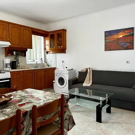 Apartment Elgreco In Center, Rustic & Spacious 
